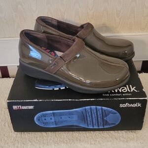 GREY ANATOMY Meredith Softwalk Grey Patent Glossy Leather Clog Size 10